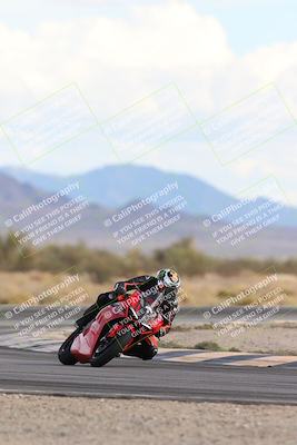 media/Nov-16-2025-Race Pace (Sun) [[8c5fa54630]]/Non Verified Riders (1st 20 Minutes)/5-Turn 15 (110pm)/